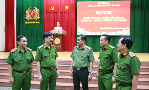 Công an TP Hồ Chí Minh cần nhận thức và chủ động trước các nguy cơ gia tăng tội phạm  -0