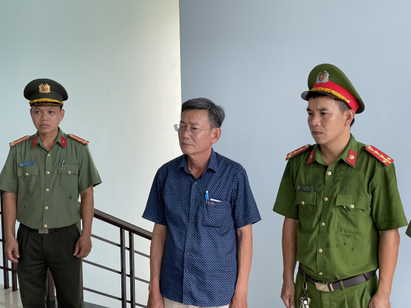 Bắt giam Giám đốc và Trưởng phòng Ban quản lý rừng phòng hộ Hương Thủy -0