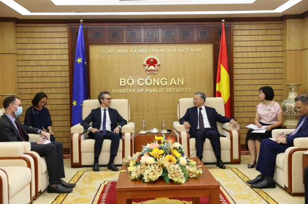 Minister To Lam receives outgoing Head of the EU Diplomatic Corps to Vietnam -0