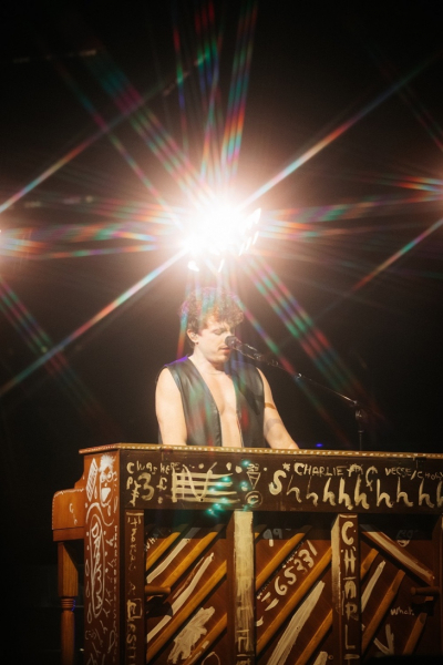 Cơ hội trực tiếp gặp mặt Charlie Puth dành cho fan Việt -0