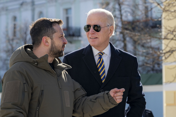 Tổng thống Zelensky giục ông Biden lập tức mời Ukraine vào NATO -0