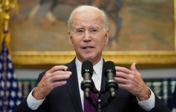 Tổng thống Biden tiếp tục kêu gọi cấm bán các loại vũ khí tấn công -0