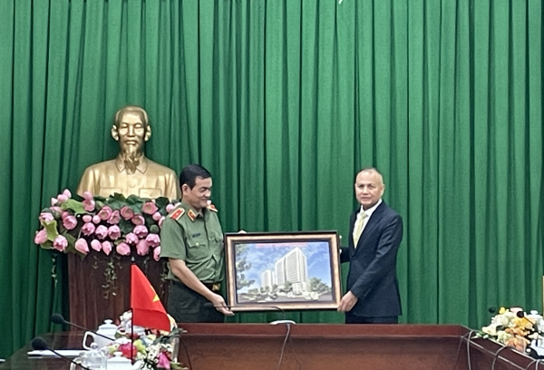 Cảnh sát Hoàng gia Thái Lan đến thăm và làm việc với Công an TP Hồ Chí Minh -1