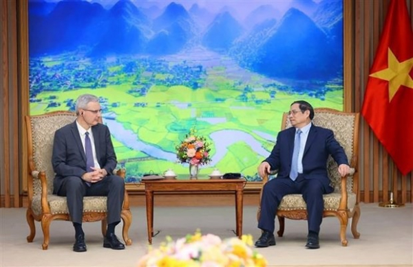 Vietnam always considers France a priority partner: PM -0