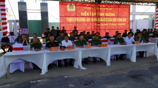 Diễn tập phương án xử lý các băng nhóm gây án theo kiểu giang hồ hỗn chiến -0