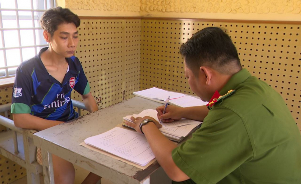 công an thành phố mỹ tho lấy lời khi đối tượng lương minh bảo trí. ảnh trọng tín.jpg -0