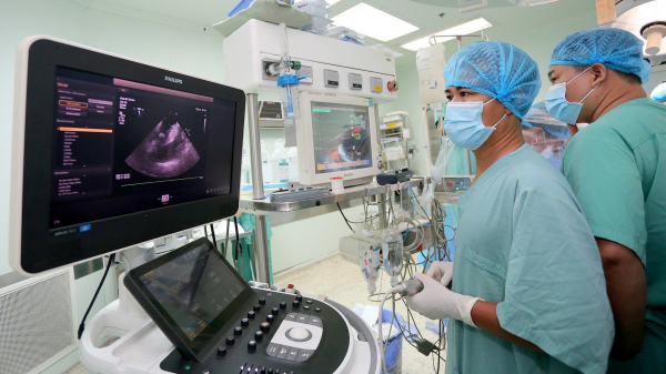 Bác sĩ chạy đua với thời gian để lập kỳ tích ca ghép tim xuyên Việt -0