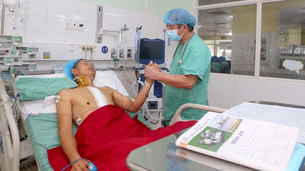 Bác sĩ chạy đua với thời gian để lập kỳ tích ca ghép tim xuyên Việt -0
