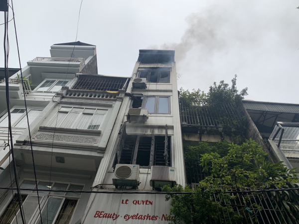 Một người lớn, hai trẻ em thiệt mạng tại vụ cháy trong ngõ Thổ Quan -2