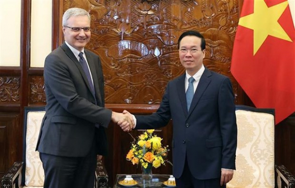 Outgoing French Ambassador bids farewell to Vietnamese President -0