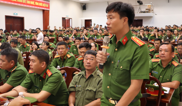 Ban Giám đốc Công an tỉnh Đồng Nai đối thoại với lực lượng Công an cơ sở -0