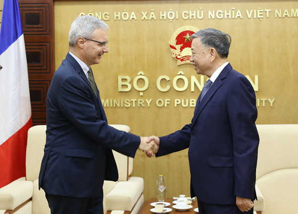Thúc đẩy mạnh mẽ quan hệ hợp tác Việt Nam - Pháp trên nhiều lĩnh vực -0