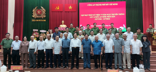 Công an TP Hồ Chí Minh gặp mặt nhân dịp kỷ niệm 77 năm Ngày truyền thống lực lượng ANND -0
