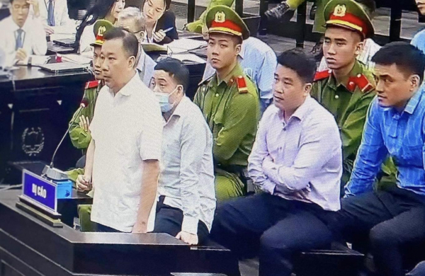 Hai cựu Phó Chủ tịch Hà Nội và Quảng Nam ân hận vì nhận hội trong “chuyến bay giải cứu” -0