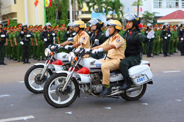 Công an Bình Thuận ra quân 