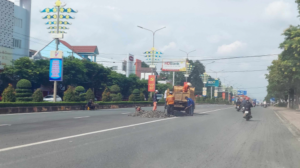 Quốc lộ 14 đoạn qua Bình Phước vừa sửa xong lại hỏng  -0