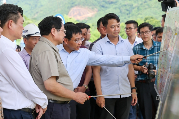 Thủ tướng: Phấn đấu hoàn thành tuyến đường kết nối hồ Ba Bể trong năm nay -0