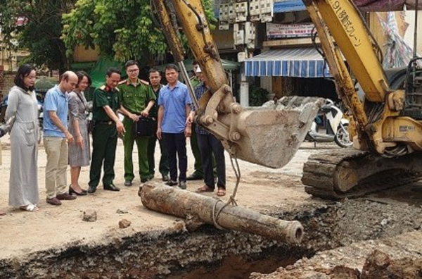 Phát hiện súng thần công Triều Nguyễn khi đào máng đặt ống thoát nước tại Hải Phòng -0