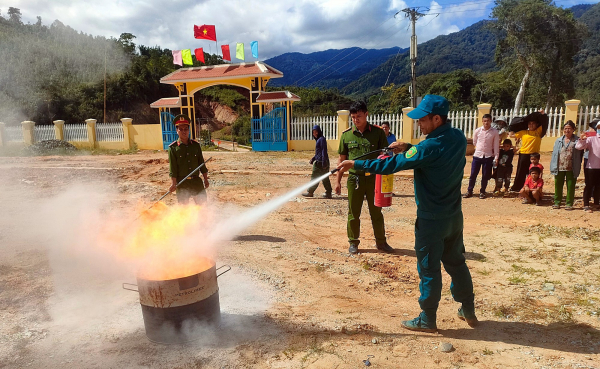 “Hành quân xanh” về vùng biên giới của Quảng Nam -0