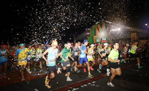 Hơn 9.000 vận động viên tham gia Giải Marathon quốc tế “Vietcombank Mekong Delta” -0