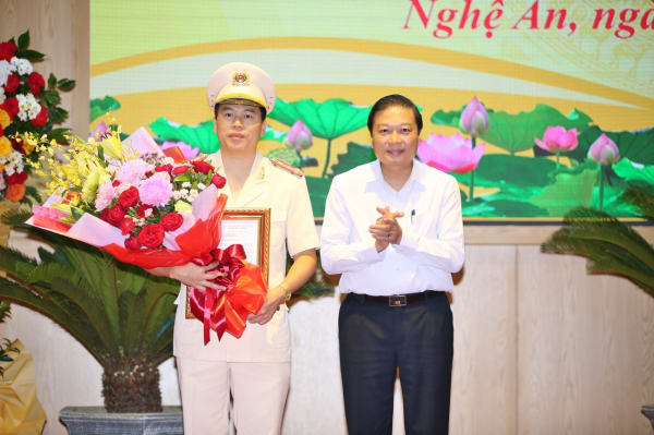 Đại tá, PGS.TS Trần Hồng Quang được điều động làm Phó Giám đốc Công an tỉnh Nghệ An -0