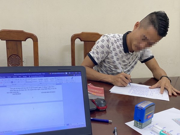 Quảng Ninh: Xử phạt hành chính 22 triệu đồng với hai lái xe “taxi dù” -0