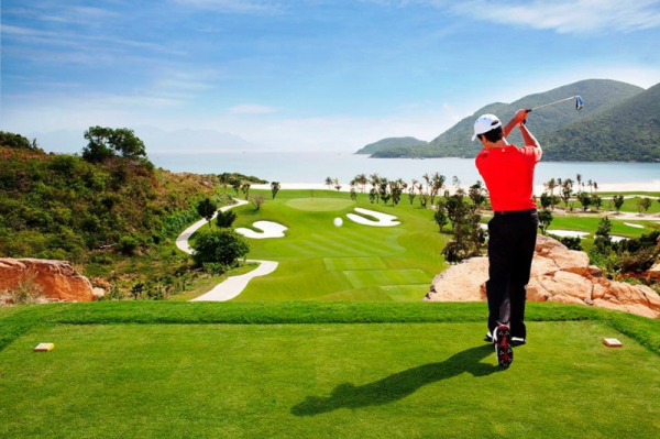 144 professional golfers to compete in Danang Golf Tourism Festival 2023 -0