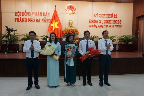 Đà Nẵng miễn nhiệm phó chủ tịch, bầu phó chủ tịch UBND mới  -0