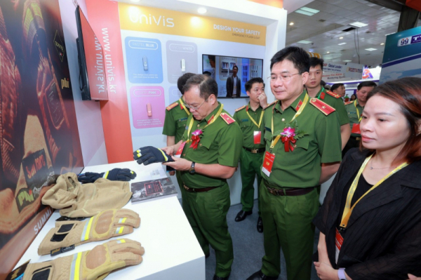International Exhibition on Fire Techniques and Means opens -0