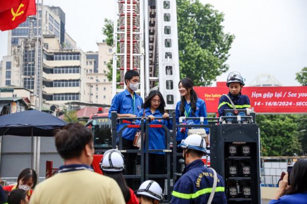 International Exhibition on Fire Techniques and Means opens -0