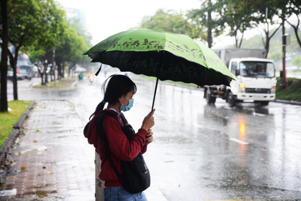 Ba miền mưa giông rải rác, Hà Nội ngày nắng gián đoạn -0