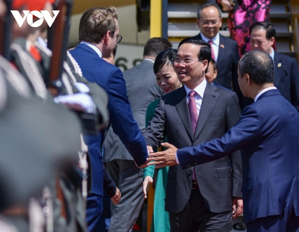President Vo Van Thuong meets Vietnamese Ambassadors in Europe -0