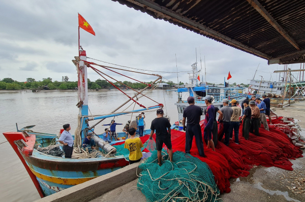 Cà Mau quyết liệt chống khai thác IUU -0