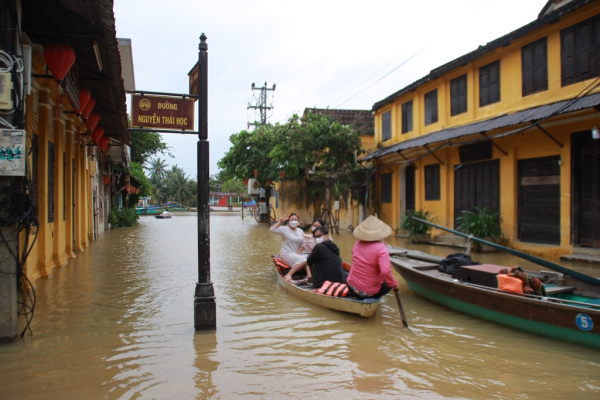 Hội An lắp Camera thông minh cảnh báo lũ lụt cho toàn phố cổ    -0