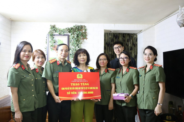 Cụm thi đua số 1, Bộ Công a quyên góp, ủng hộ sửa chữa nơi thờ tự của liệt sĩ CAND Mai Sơn. -0