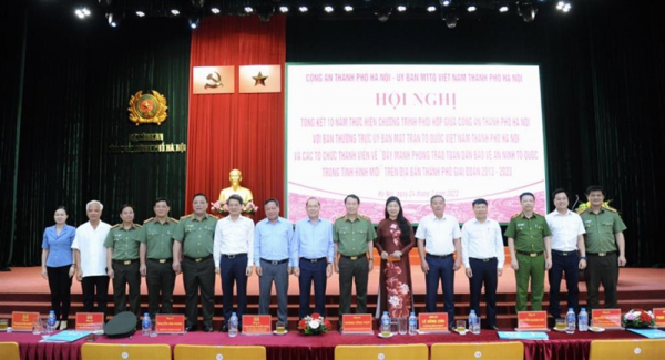 Hanoi police and Vietnam Fatherland Front review 10-year coordination - 1