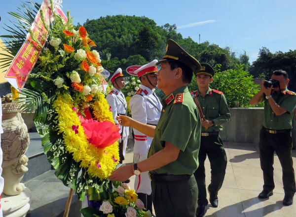 Tri ân các anh hùng, liệt sĩ An ninh khu V -0