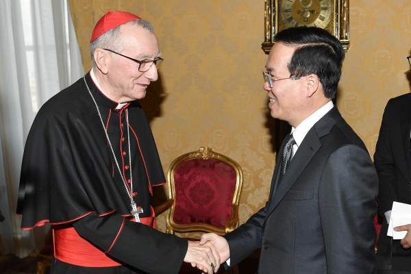 Vietnamese President visits the Vatican, meets with Pope Francis, Cardinal Pietro Parol -0