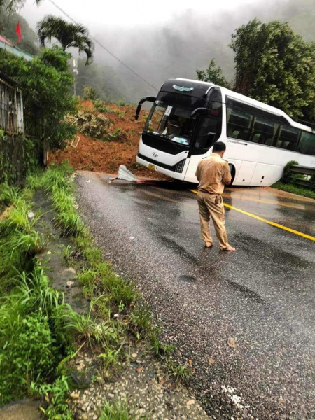 Vẫn chưa tiếp cận được vị trí của 4 người đang bị mất tích tại đèo Bảo Lộc -1