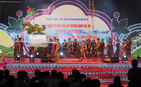 Khai mạc Lễ hội sâm Ngọc Linh lần thứ V và kỷ niệm 20 năm tái lập huyện Nam Trà My -0