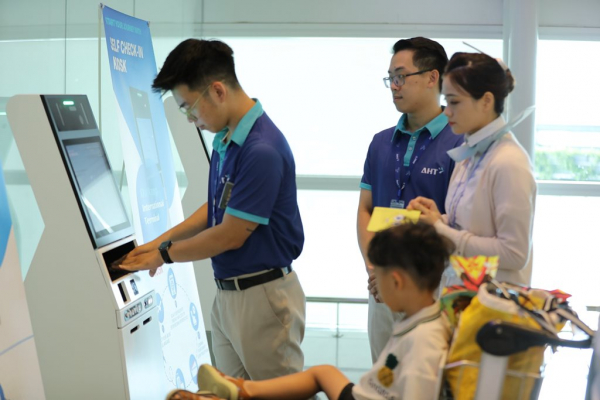 Sân bay Quốc tế Đà Nẵng triển khai dịch vụ check-in tự động cho hành khách quốc tế  -1