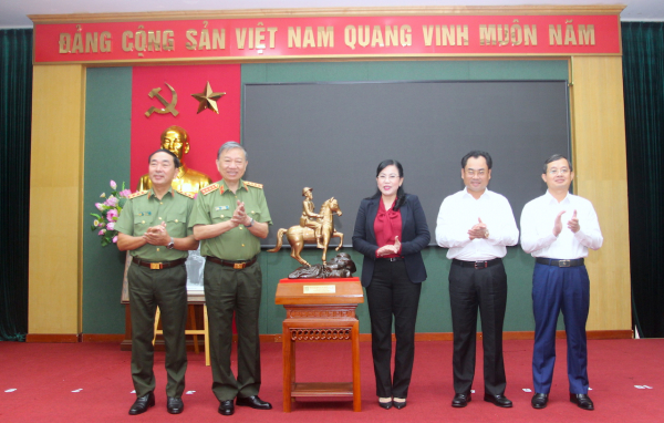 Xây dựng Thái Nguyên ngày càng giàu đẹp, văn minh, hiện đại -0