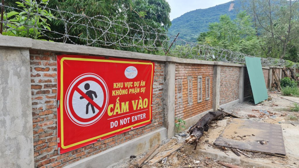 Làm rõ “bức tường gạch rào kẽm gai” chắn lối xuống biển tại bán đảo Sơn Trà -0