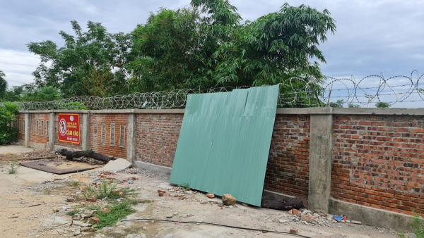 Làm rõ “bức tường gạch rào kẽm gai” chắn lối xuống biển tại bán đảo Sơn Trà -2