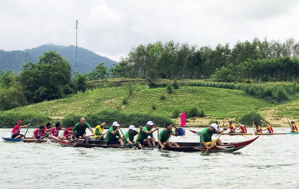 3-hội đua ghe diễn ra hàng năm tại lễ hội bà thu bồn.jpg -1