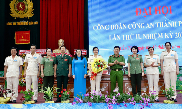 Phát huy vai trò xung kích của đoàn viên Công đoàn Công an TP Cần Thơ -0