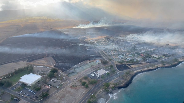 Hòn đảo du lịch tại Hawaii bị tàn phá nặng nề vì cháy rừng  -0