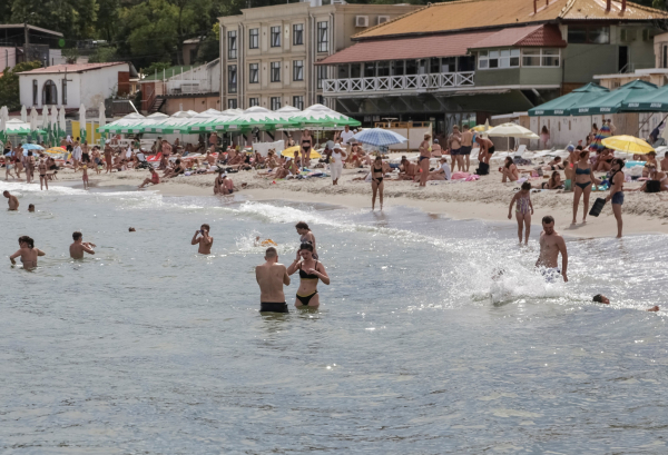 Ukraine mở lại bãi biển ở Odesa sau thời gian dài đóng cửa  -0
