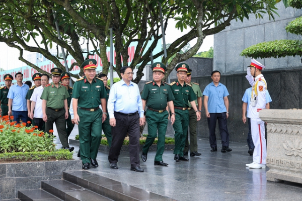 Thủ tướng Phạm Minh Chính kiểm tra công tác tu bổ định kỳ Lăng Chủ tịch Hồ Chí Minh -0