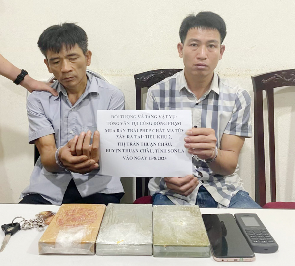 tòng văn tụi cùng đồng phạm mua bán trái phép 3 bánh heroin.jpg -0
